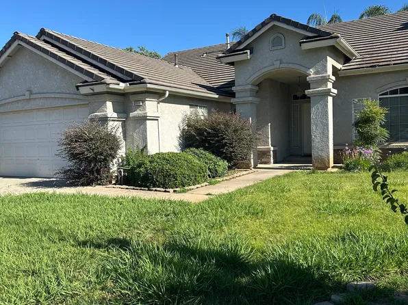 2771 E Shea Dr, Fresno, CA 93720