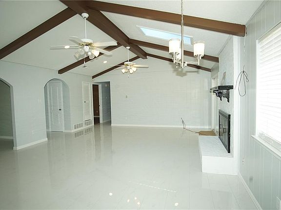 3rd image of 2114 Kent Dr