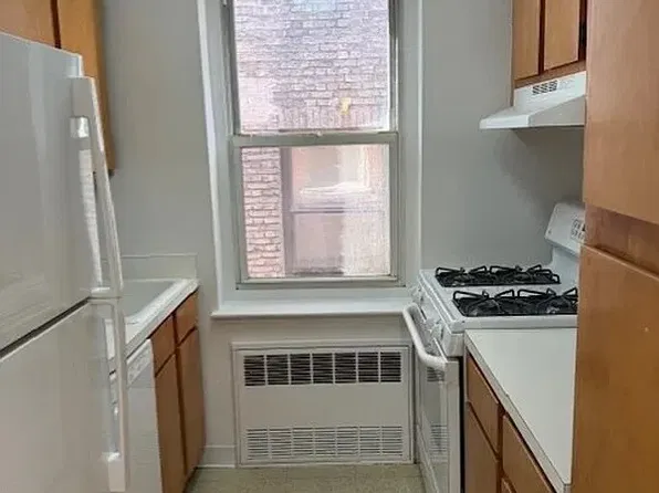 320 W 30th St, New York, NY