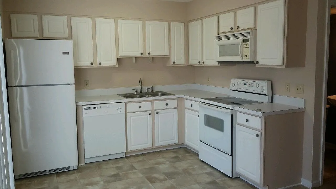 3 bed, 1242 sqft, $1,599 — Photo 4