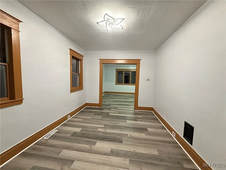 111 Dempster St — Photo 9