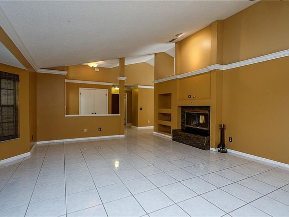 4th image of 1024 Willa Lake Cir