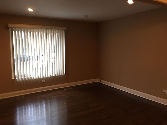 5th image of 1702 W Belle Plaine Ave #1702