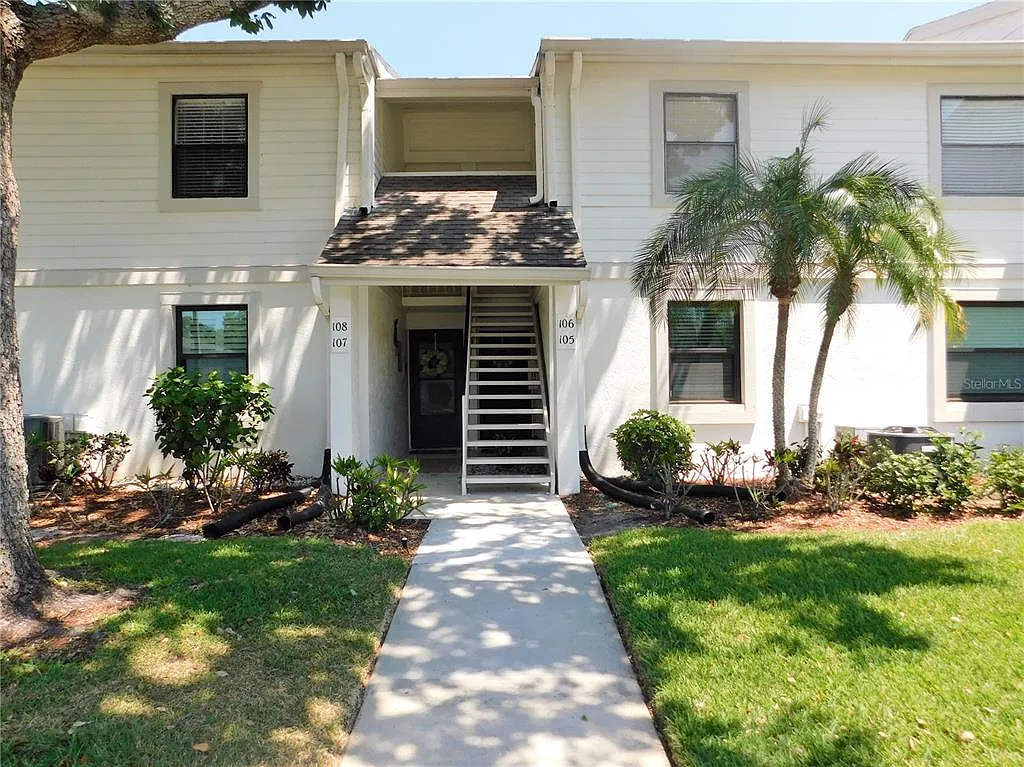 2 bed, 2.0 bath, 879 sqft, $2,000 — Photo 2