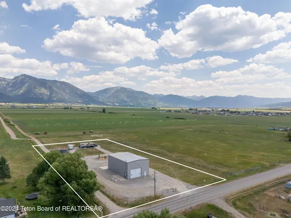 980 S Muddy String Rd, Thayne, WY 83127