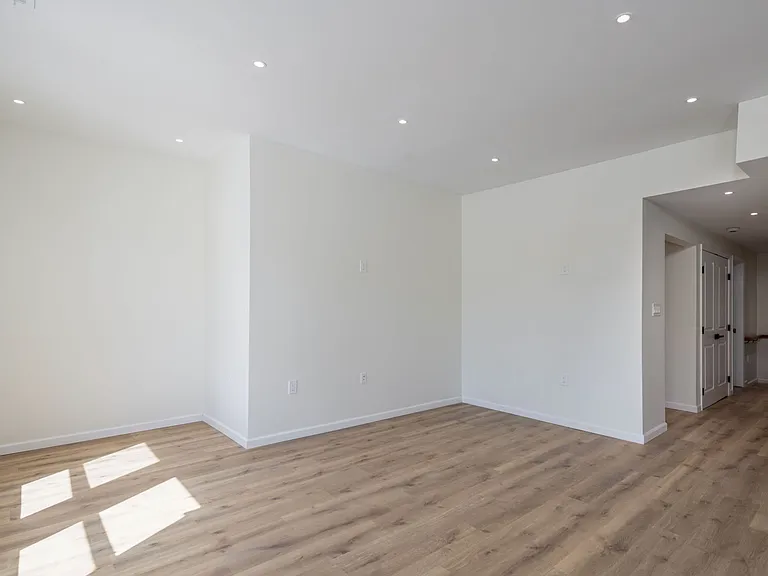 3250 Lorain Ave — Photo 8