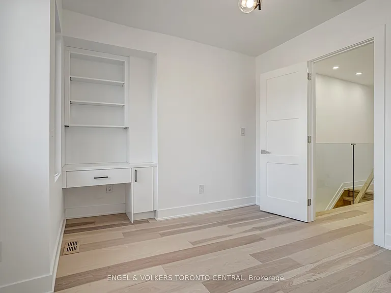 230 Willow Ave — Photo 20