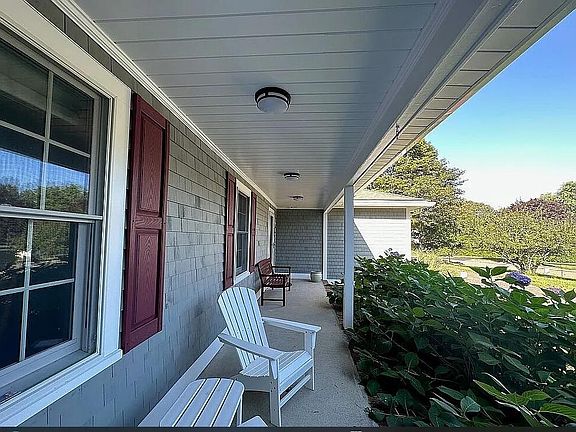 2nd image of 25 Oxford Drive