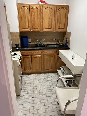 Rented by Bouklis Group | media 12