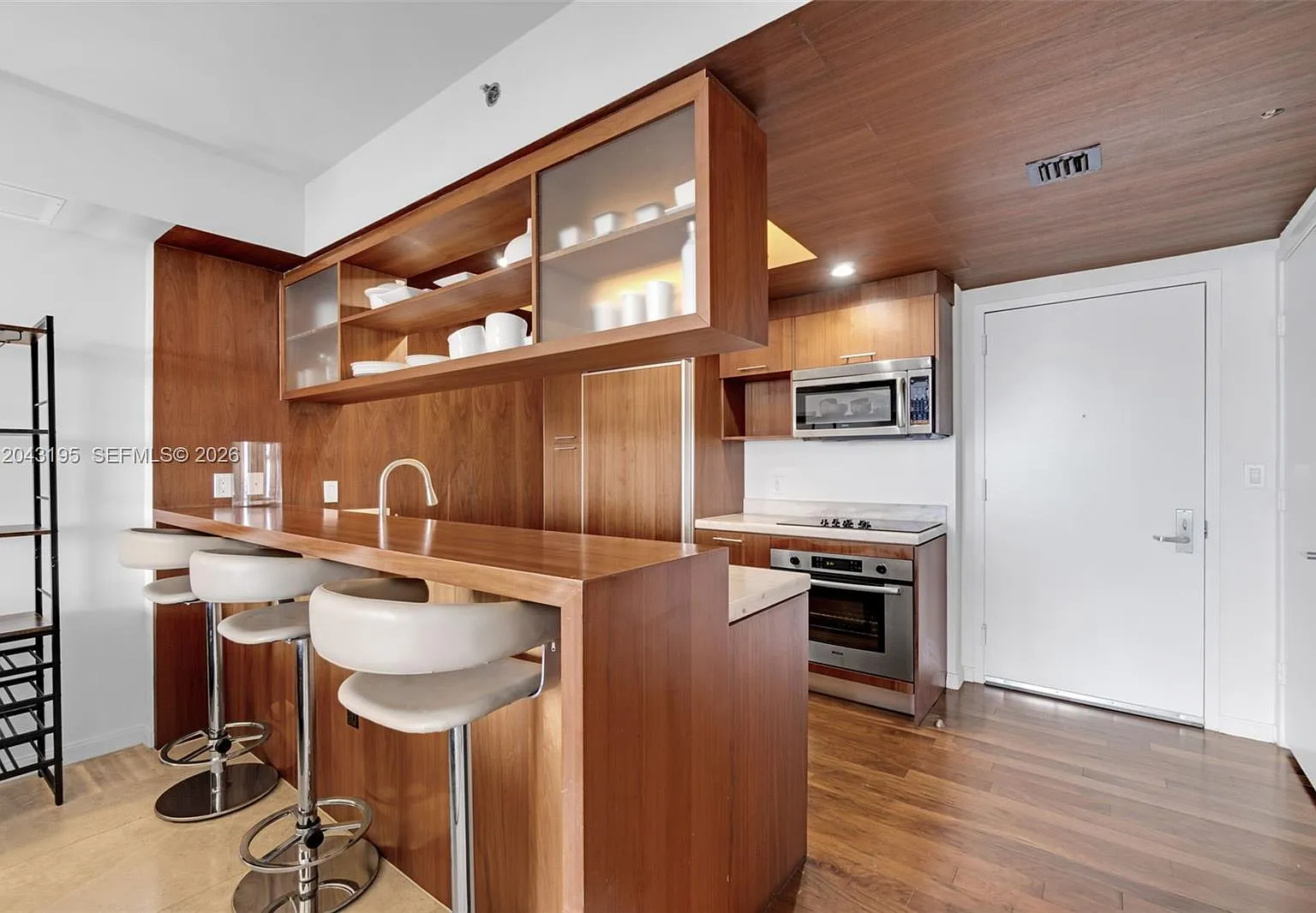 50 Biscayne Condo — Photo 4