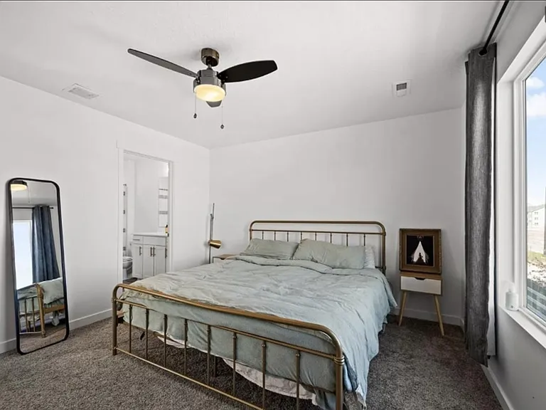 1116 E Pilot St — Photo 3