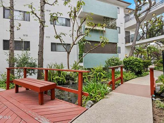 3rd image of 5000 S Centinela Ave
