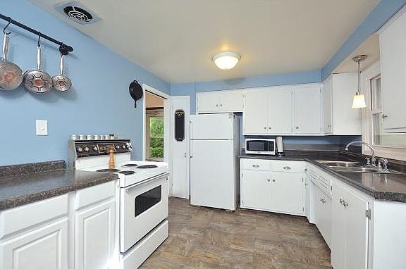 2nd image of 1005 Rockdale St