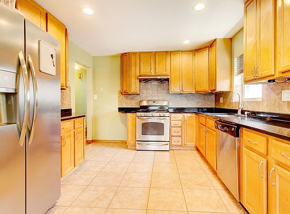 5th image of 5709 Keeney St