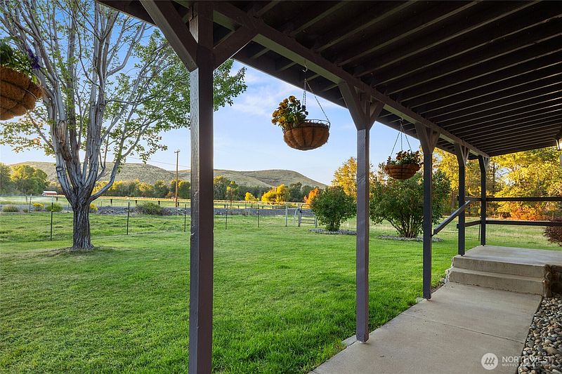 3rd image of 7600 Manastash Road