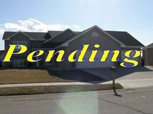 610 S Pointe Ct SW, Rochester, MN 55902