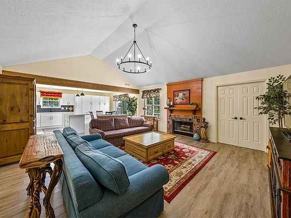 3rd image of 2704 Ann Ct