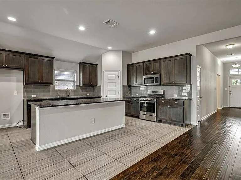 2926 Diego Dr — Photo 14