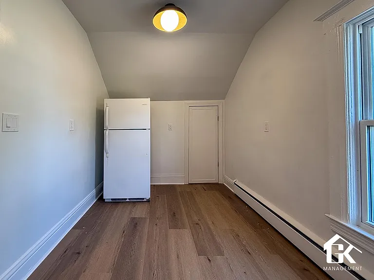 308 W Twelve Mile Rd — Photo 5