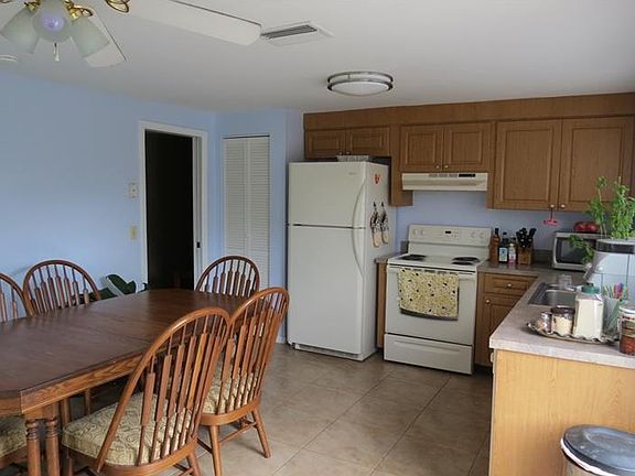 4th image of 8516 Woodhurst Dr