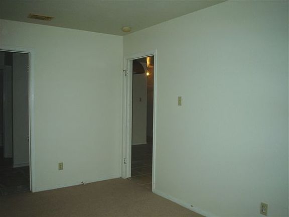 4th image of 15422 Salt Cay Ct APT A