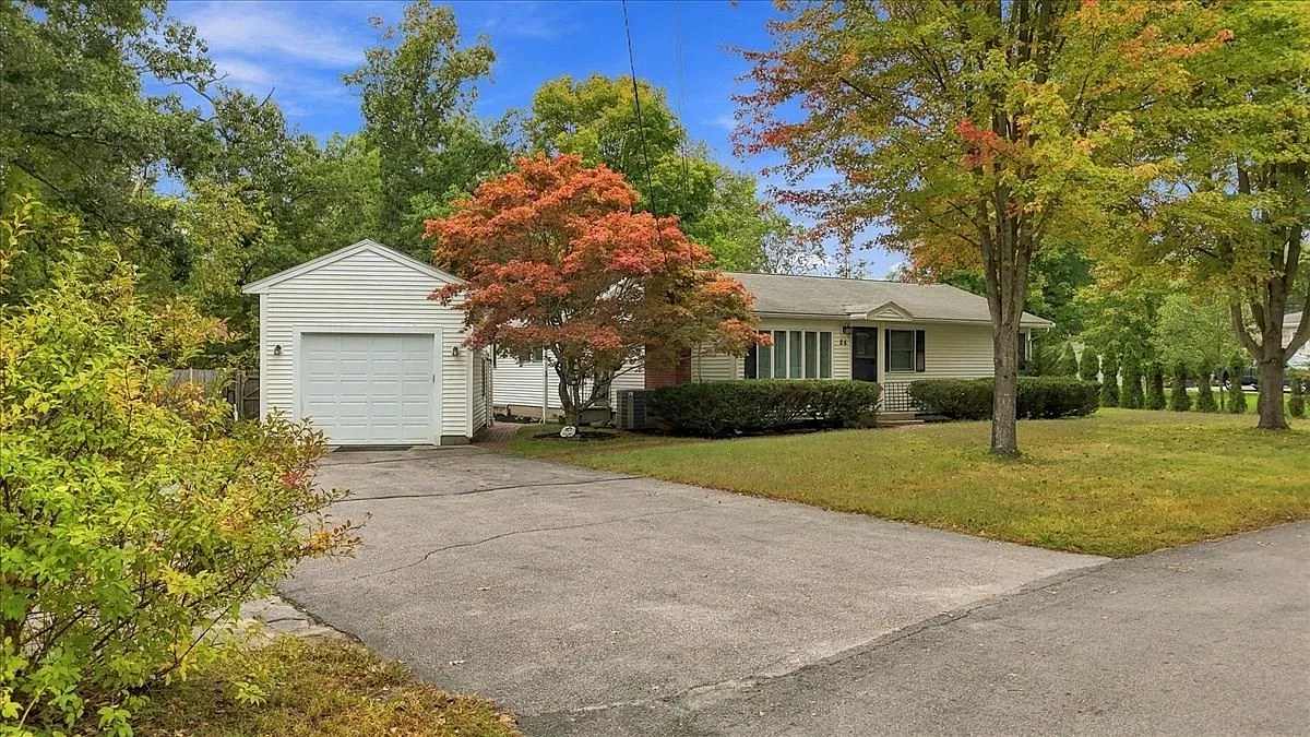 3 bed, 2.0 bath, 2003 sqft, $4,500 — Photo 3
