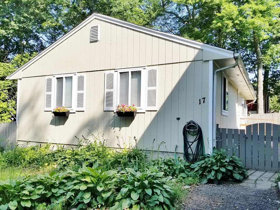Front walk way Entrance