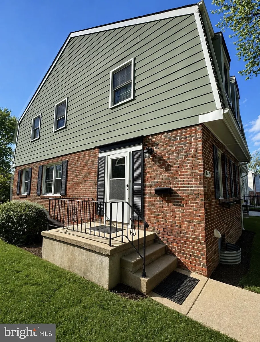 Building Photo - 8475 Imperial Dr #5-A