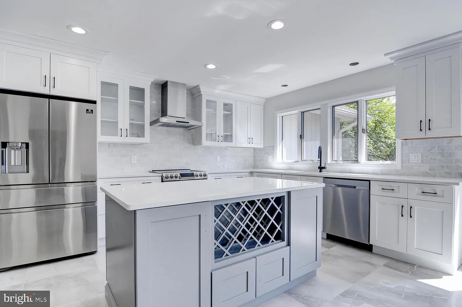 2 Oak Pl photo 1