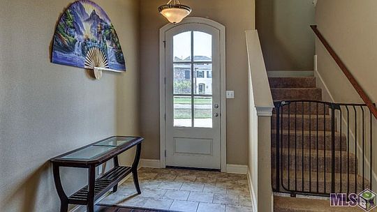 3rd image of 18665 Lake Harbor Ln