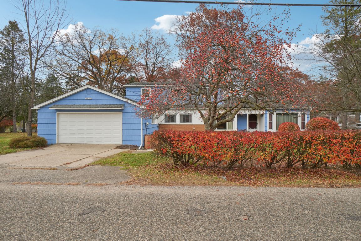 Cruse Ave-S1911-001.jpg