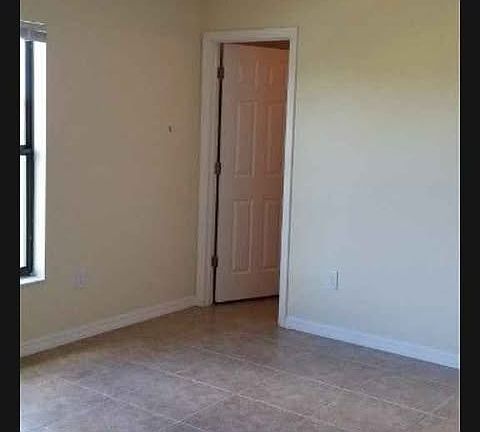 3rd image of 1309 NE 8th Place Cpe