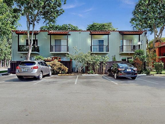3rd image of 10824 N Kendall Dr APT S28
