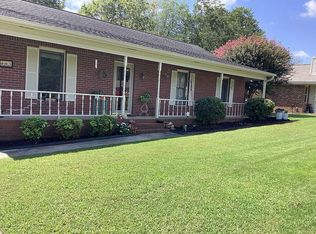 812 Cindy St NE, Hartselle, AL 35640