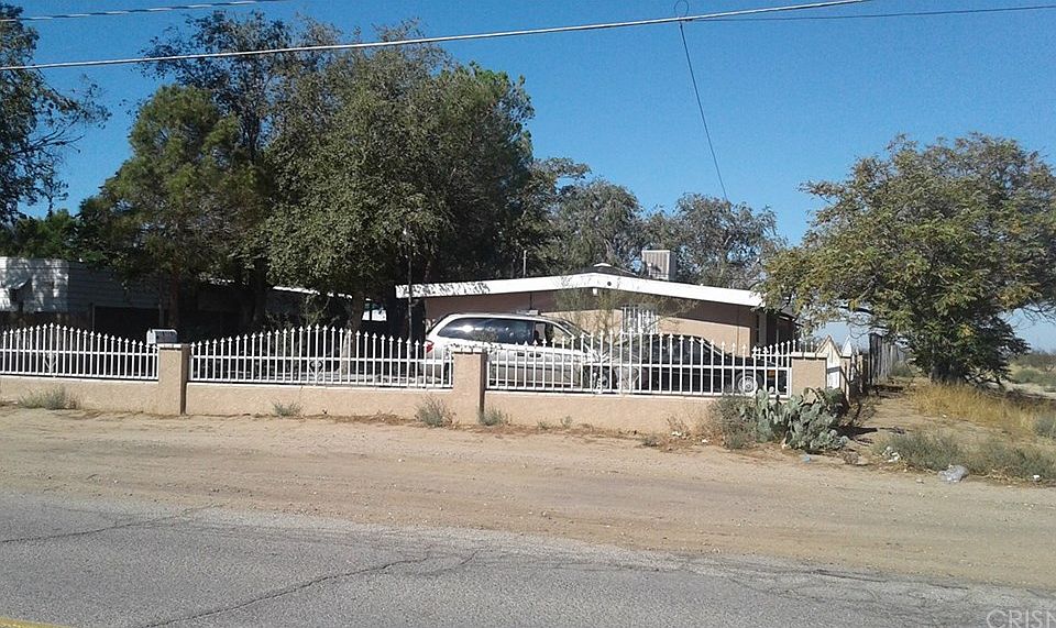 1st image of 18738 Bellflower St