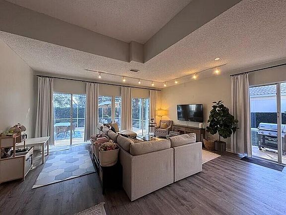 4th image of 393 Kelsey Park Dr