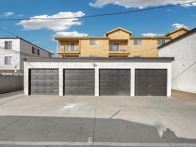 1075 Molino Ave #3 — Photo 49