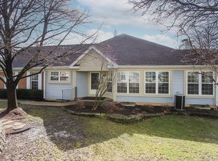 318 Cimarron Rd E, Lombard, IL 60148