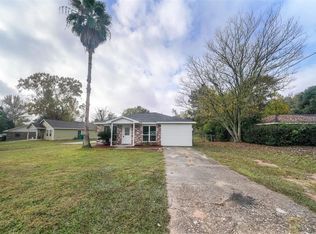 101 Longstreet Rd, Willis, TX 77378