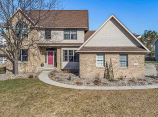 581 Chasseur Dr, Grand Blanc, MI