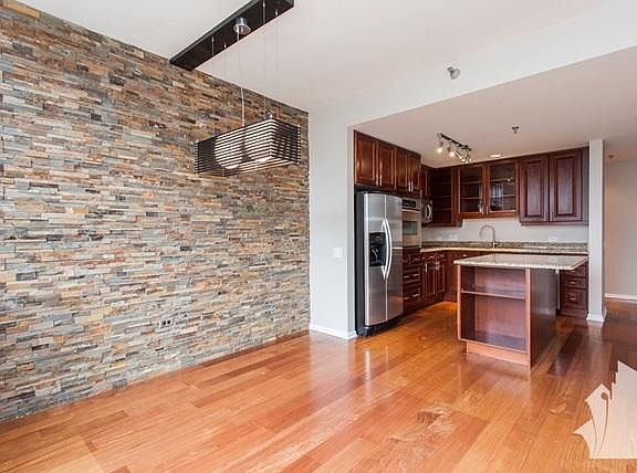 5th image of 1515 S Prairie Ave Unit 1014