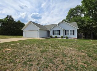 3 Lawrence Ward Ct, Fountain Inn, SC 29644