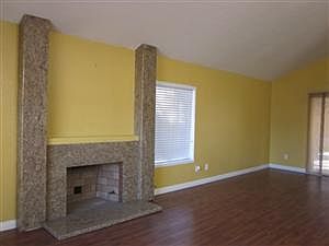3rd image of 12709 Hackberry Ln