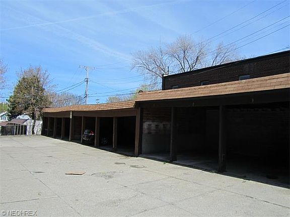 3rd image of 1371 Clarence Ave