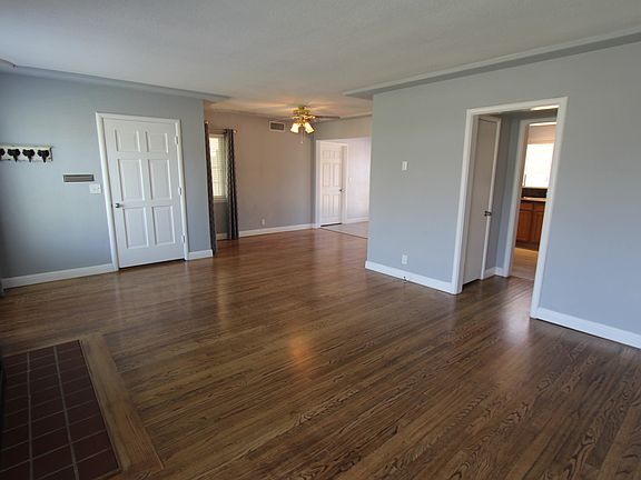 4th image of 3074 E Brown Ave
