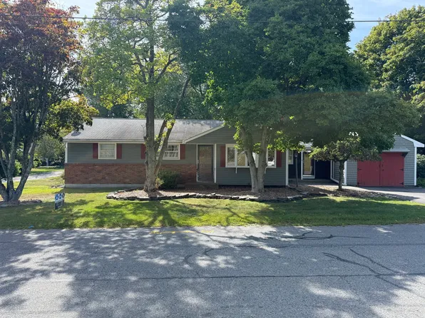 3 Hopewell St, Taunton, MA 02780