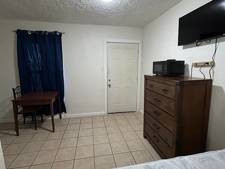 1302 N Date St #32 — Photo 2