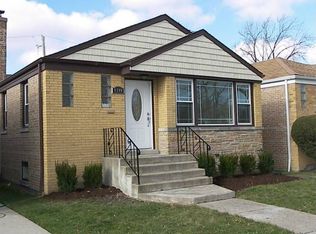 6740 N Whipple St, Chicago, IL 60645