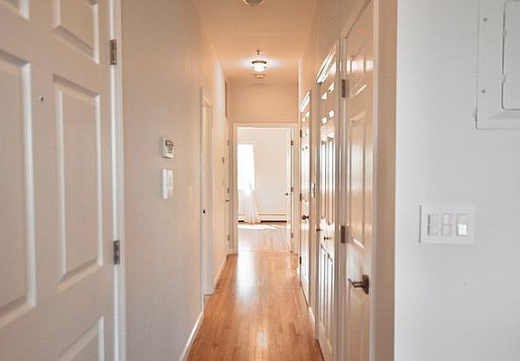 3rd image of 238 Bowne St #A