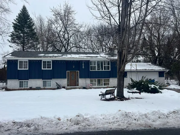 11040 Stanley Rd, Bloomington, MN 55437